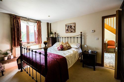 Oak Farm Barn Hotel Beyton Exterior photo